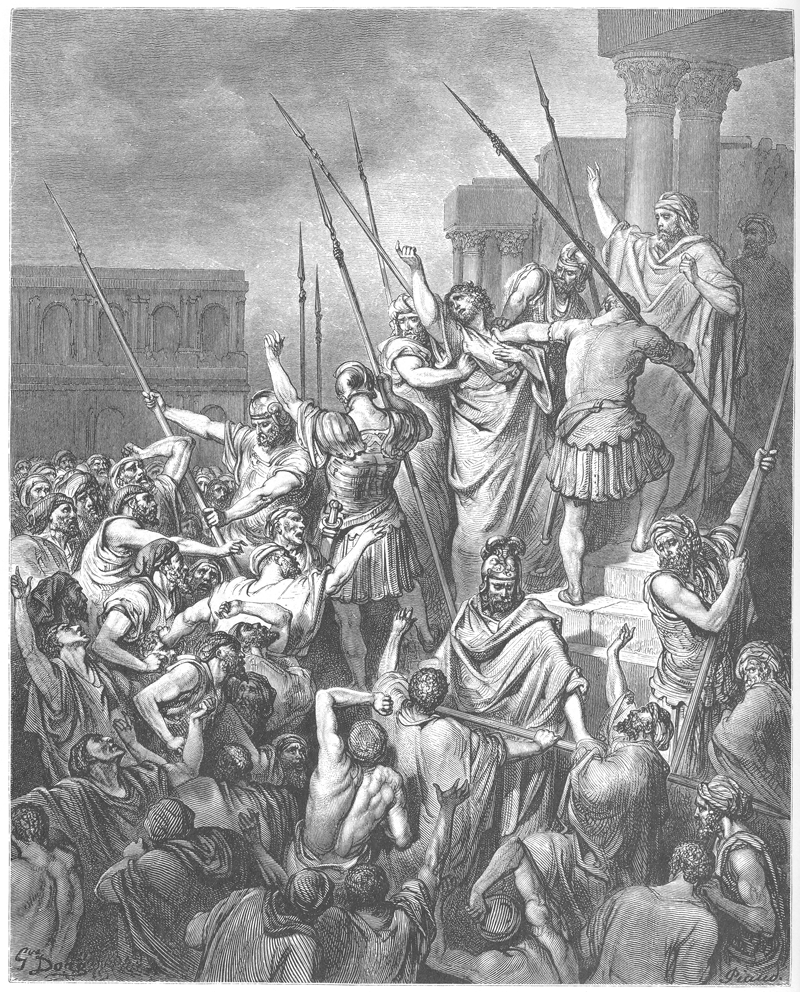 Pablo es rescatado de la multitud