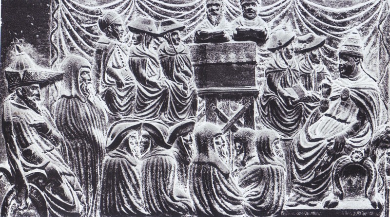 Lectura de la bula de unión de la Iglesia griega con la de Roma; a la izquierda Juan Paleólogo y a la derecha Eugenio IV.Bajorrelieve de Filarete en la puerta de bronce de San Pedro