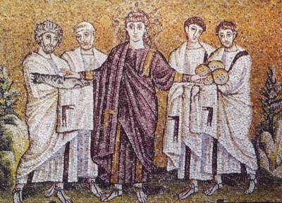 Cristo multiplicando los panes y los peces. Mosaico en San Apolinar el Nuevo. Rávena. 520